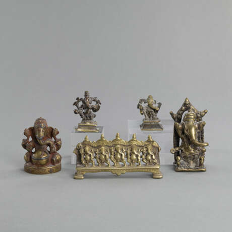 Fünf Bronzen mit diversen Darstellungen des Ganesha - фото 1