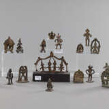 16 Figuren aus Bronze mit Darstellungen von diversen Gottheiten - фото 2