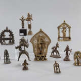 12 Figuren aus Bronze mit Darstellungen von diversen Gottheiten - фото 2
