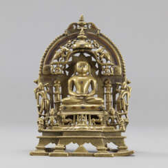Altar aus Bronze mit Darstellung des Jain Tirthankara und Inschrift auf Rückseite