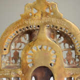 Jain-Altar mit Tirthankara aus Bronze mit Resten von Vergoldung und Silber-/Kupfereinlagen. Indien, 16. Jh. - Foto 6