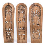 Drei Reliefschnitzereien aus Holz, u.a. mit Krishna - photo 6