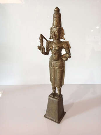Bronzefigur auf einem Sockel, möglicherweise Kali - Foto 2