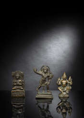 Drei Bronzen mit Darstellungen des Buddha Shakaymuni, Hanuman und Narashima