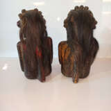 Paar Wächterfiguren aus Holz mit Echthaarbesatz und Zierschmuck teils aus Rudraksha-Früchten - фото 4