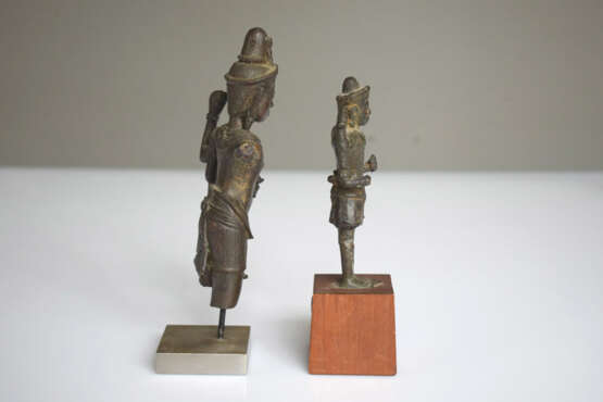 Zwei Bronzen mit Darstellungen des Lokeshvara - photo 4