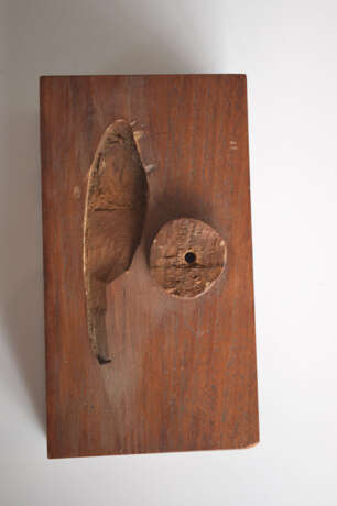 Stucco-Figur einer Apsara auf einen Holzsockel montiert - photo 6