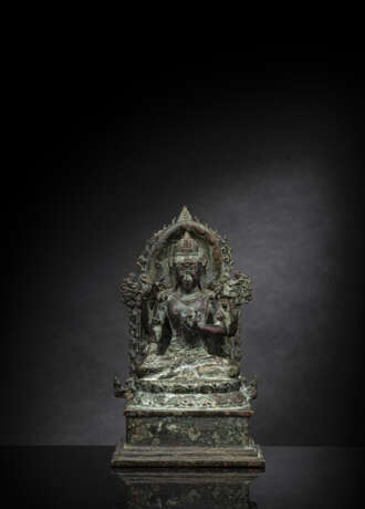Bronze einer vierarmigen Gottheit - photo 1