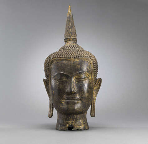 Großer Bronezekopf des Buddha Shakyamuni, teils vergoldet - Foto 1