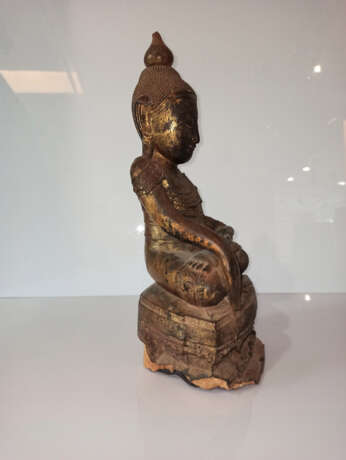 Skulptur des Buddha aus Holz mit Lackfassung - фото 3