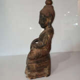 Skulptur des Buddha aus Holz mit Lackfassung - photo 5