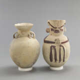 Zwei Gefäße aus Tonware, teils bemalt, Chimu, - Foto 1
