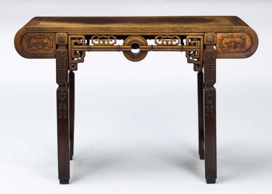 Altartisch aus Holz mit zwei Schubern, geschnitzt mit shou-Zeichen und Knoten-Dekor - Foto 5