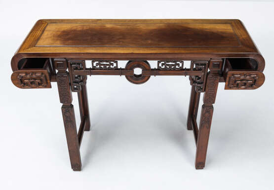 Altartisch aus Holz mit zwei Schubern, geschnitzt mit shou-Zeichen und Knoten-Dekor - photo 8