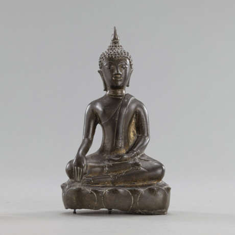 Bronze des sitzenden Buddha - photo 1