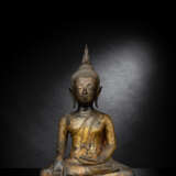 Bronze des Buddha Shakyamuni mit golfarbener und schwarzer Lackfassung - Foto 1