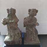 Zwei Skulpturen mit Darstellung von Adoranten aus Stein - Foto 2