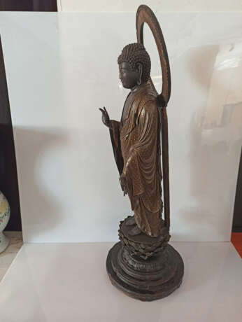 Skulptur des Buddha Amida Nyorai aus Holz - photo 7