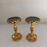 Paar Altarstände aus Holz mit goldener- und schwarzer -Lackfassung in Form von Lotosblüten - Foto 2