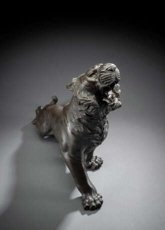 Bronze eines schleichenden, brüllenden Tigers - Foto 2