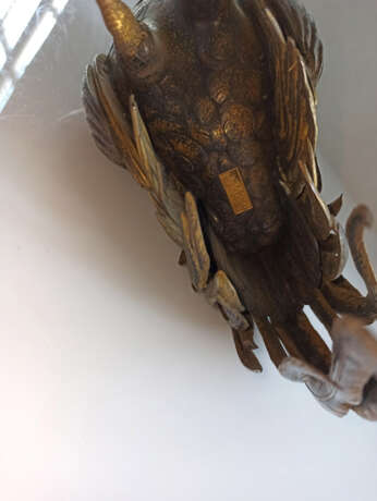 Bronze eines stehenden Hahns mit seitlich gewandtem Kopf - фото 5