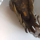 Bronze eines stehenden Hahns mit seitlich gewandtem Kopf - Foto 5