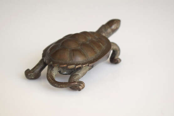 Bronze einer Schildkröte - photo 3