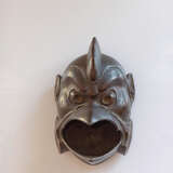 Gefäß in Form einer Tengu-Maske aus Bronze - Foto 2