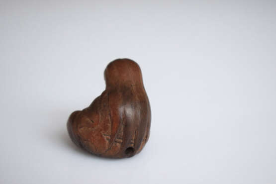 Netsuke der schlafenden Shojo aus Holz - photo 3