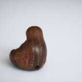 Netsuke der schlafenden Shojo aus Holz - photo 3