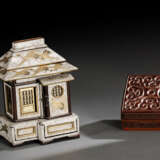 Quadratische Guri-Lackdose und Lackdose in Form eines Hauses mit einem Satz von vier kleinen Lackdosen im Interieur - фото 1