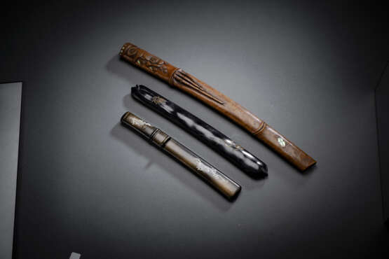 Zwei Bokuto aus Holz/Bambus und eine Saya aus Lack - photo 1