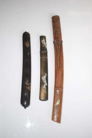 Zwei Bokuto aus Holz/Bambus und eine Saya aus Lack - photo 2