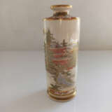 Paar Satsuma-Vasen mit Mädchen und Herbstgräsern, große Satsuma-Vase mit Tempel und Frauen - photo 3