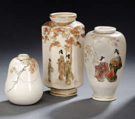 Gruppe von drei Satsuma-Vasen, u.a. Geisha und Herbstlaub