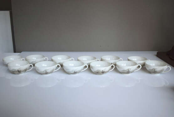 Mokka- und Teeservice mit Fujiyama-Dekor aus dünnwandigem Porzellan - Foto 7