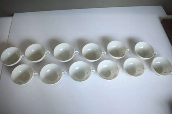Mokka- und Teeservice mit Fujiyama-Dekor aus dünnwandigem Porzellan - Foto 8