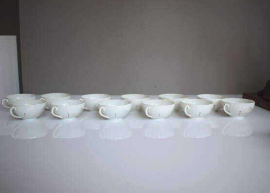 Mokka- und Teeservice mit Fujiyama-Dekor aus dünnwandigem Porzellan - Foto 9