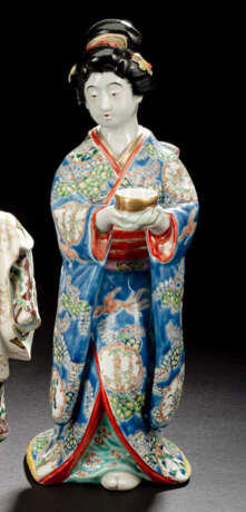 Polychrom bemalte Porzellanfigur einer Bijin - photo 1