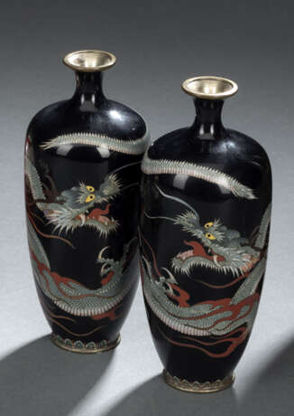 Paar Cloisonné-Vasen mit Drachen - Foto 1
