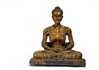 Grosse Figur des asketischen Buddha