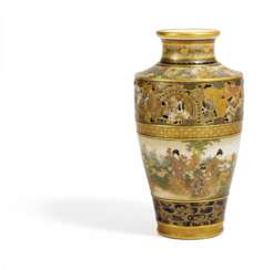 Bedeutende Kinkozan-Vase mit Damen im Garten