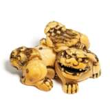 Netsuke: Shishi mit Jungem - Foto 1