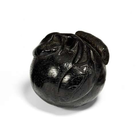 Netsuke: Mandarine mit aufgerollter Schale - photo 1