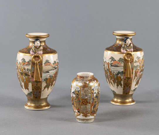 Drei Satsuma-Vasen mit figuralem Dekor - Foto 3
