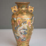 Satsuma-Vase mit zwei Henkeln und Figurendekor - фото 4