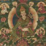 Kleines Thangka des Padmasambhava mit Lehrern, Gefährtinnen und Wächtern - photo 1