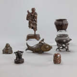 Gruppe von sieben Bronzen, u.a. Gefäße, Figuren - фото 2