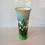 Leicht ausschwingende Cloisonné-Vase mit Narzissen-Dekor - photo 2