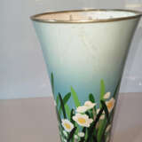 Leicht ausschwingende Cloisonné-Vase mit Narzissen-Dekor - Foto 5